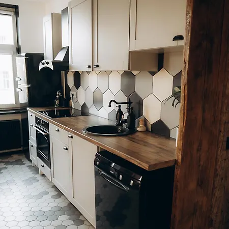 アパート Greenspot - Loft With 2 Bedrooms And Free Parking リエパーヤ